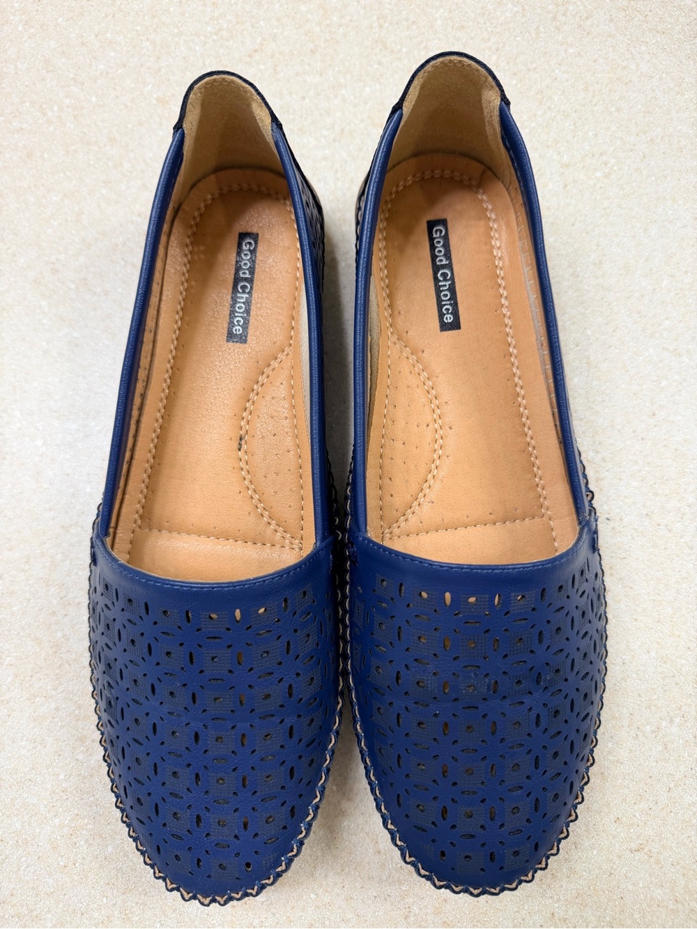 Good Choice Navy Laser-Cut Slip-On Loafers for Women Like New Leather Sz10